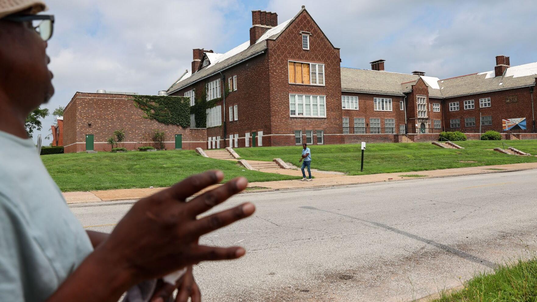 Attendance drops by almost half at 最新杏吧原创 schools relocated after the tornado
